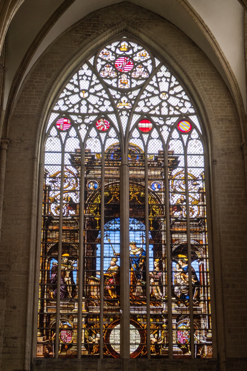 Fenster „Ludwig II. und Maria von Ungarn“ im südlichen Querhaus (Entwurf Bernard Van Orley, 1537/38)
