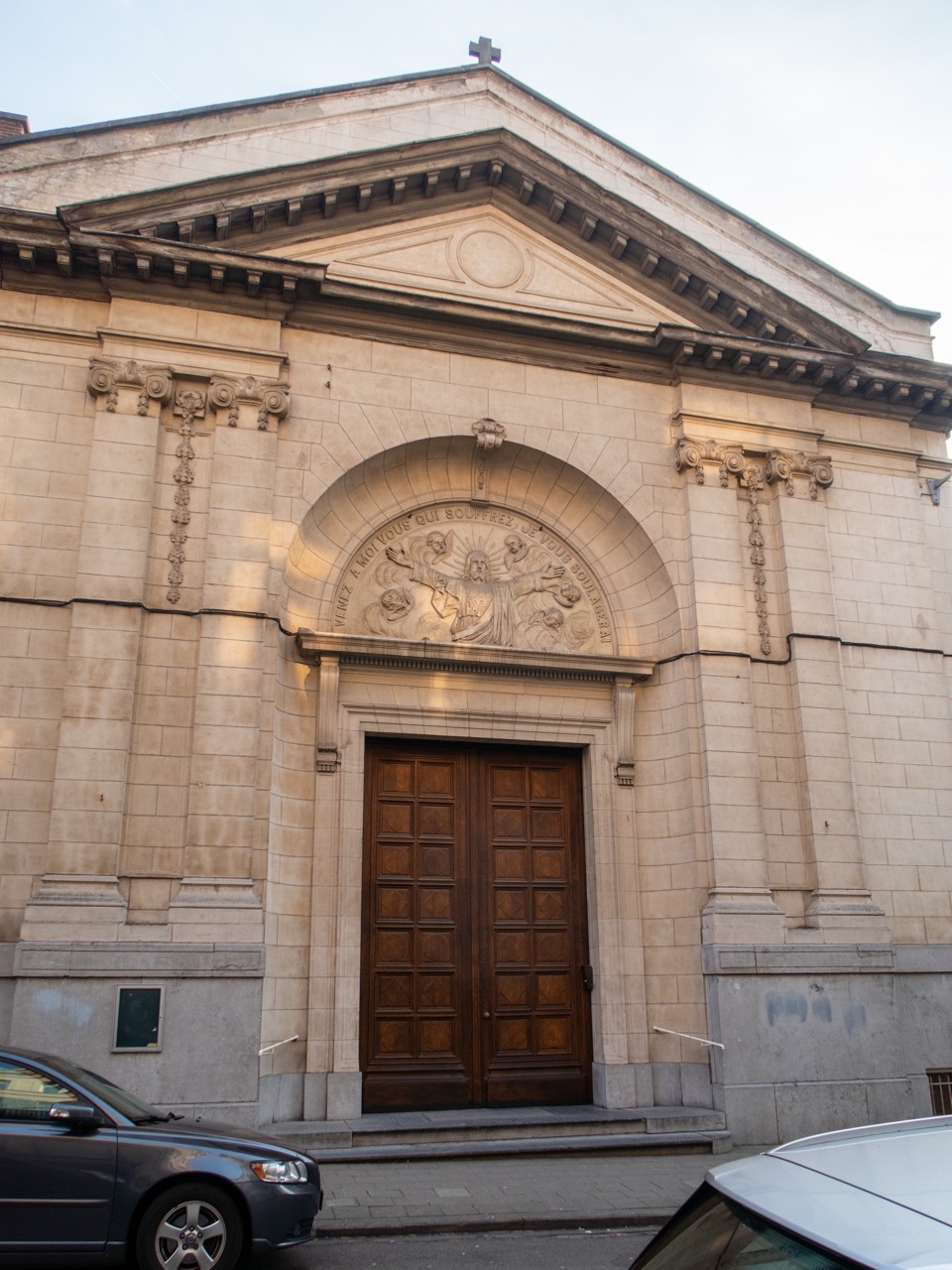Portal der alten Kirche Sacré-Cœur