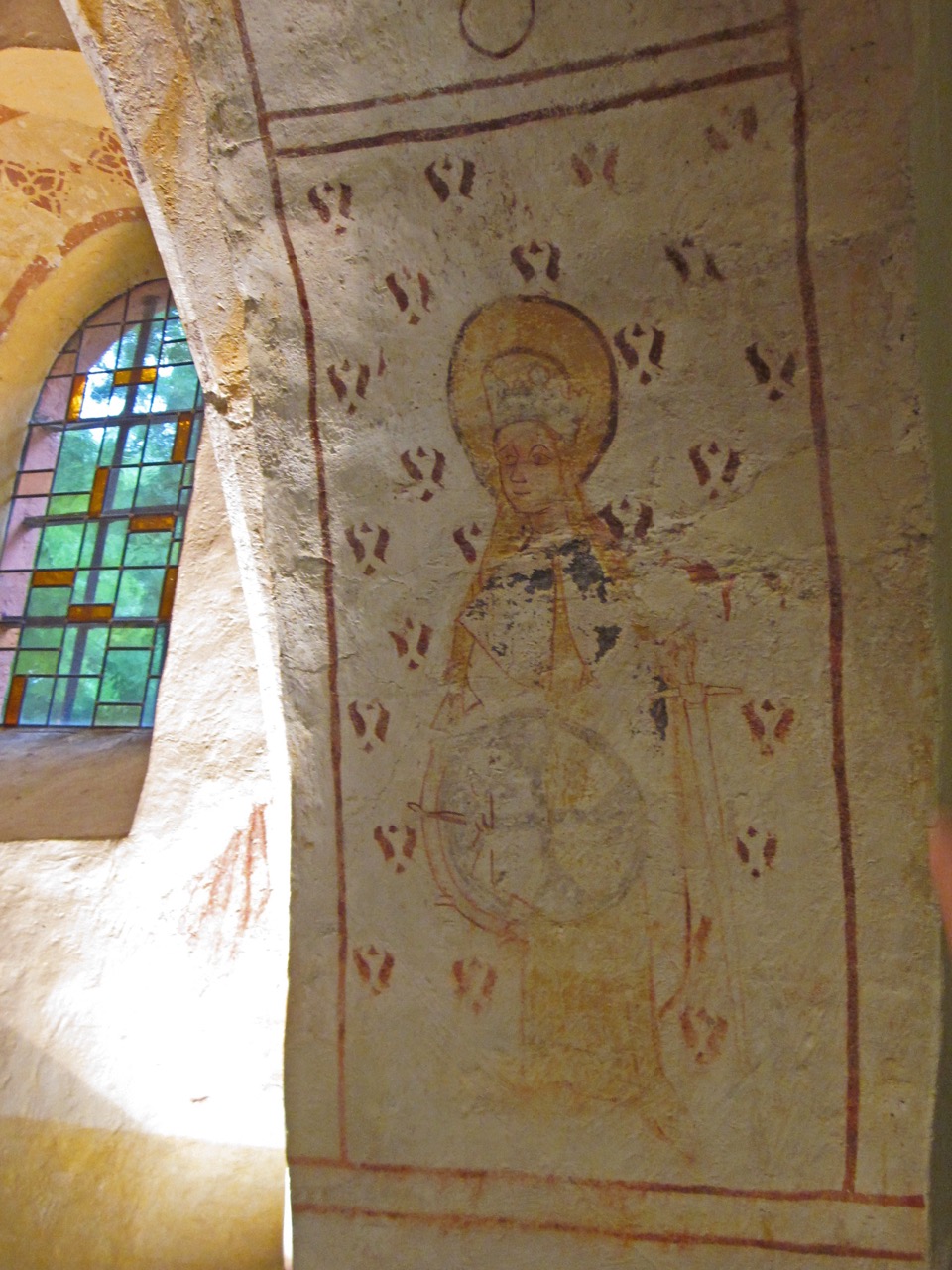 Fresken 15. Jh: Hl. Katharina, Weihekreuz
