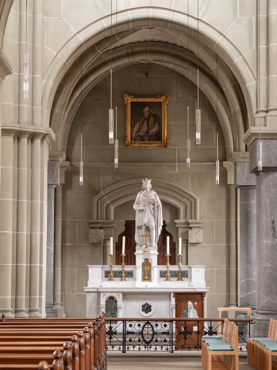 Altar im nördlichen Seitenschiff