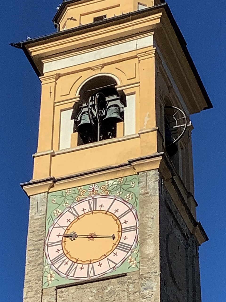 Turmuhr und Geläut
