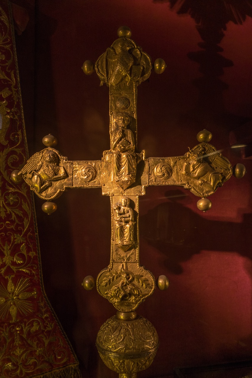 Vortragekreuz in der Schatzkammer