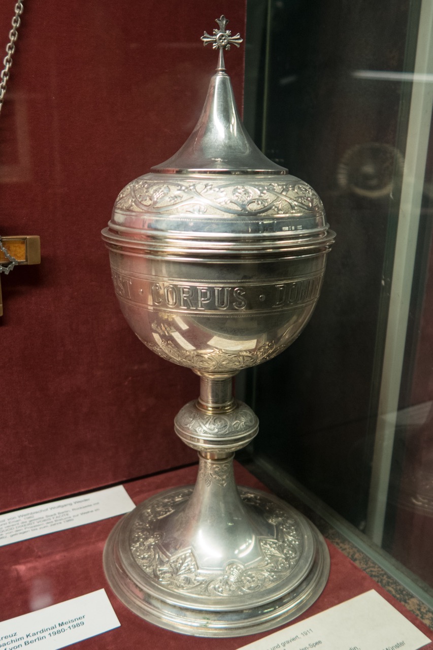 Ziborium (Silber gegossen und graviert, 1911)