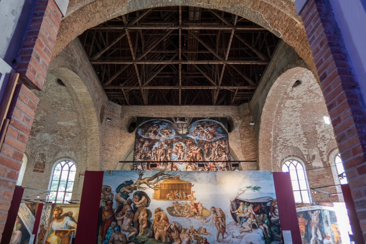 Innenansicht zur Ostkonche (Ausstellung Michelangelos Sixtinische Kapelle, 2018)