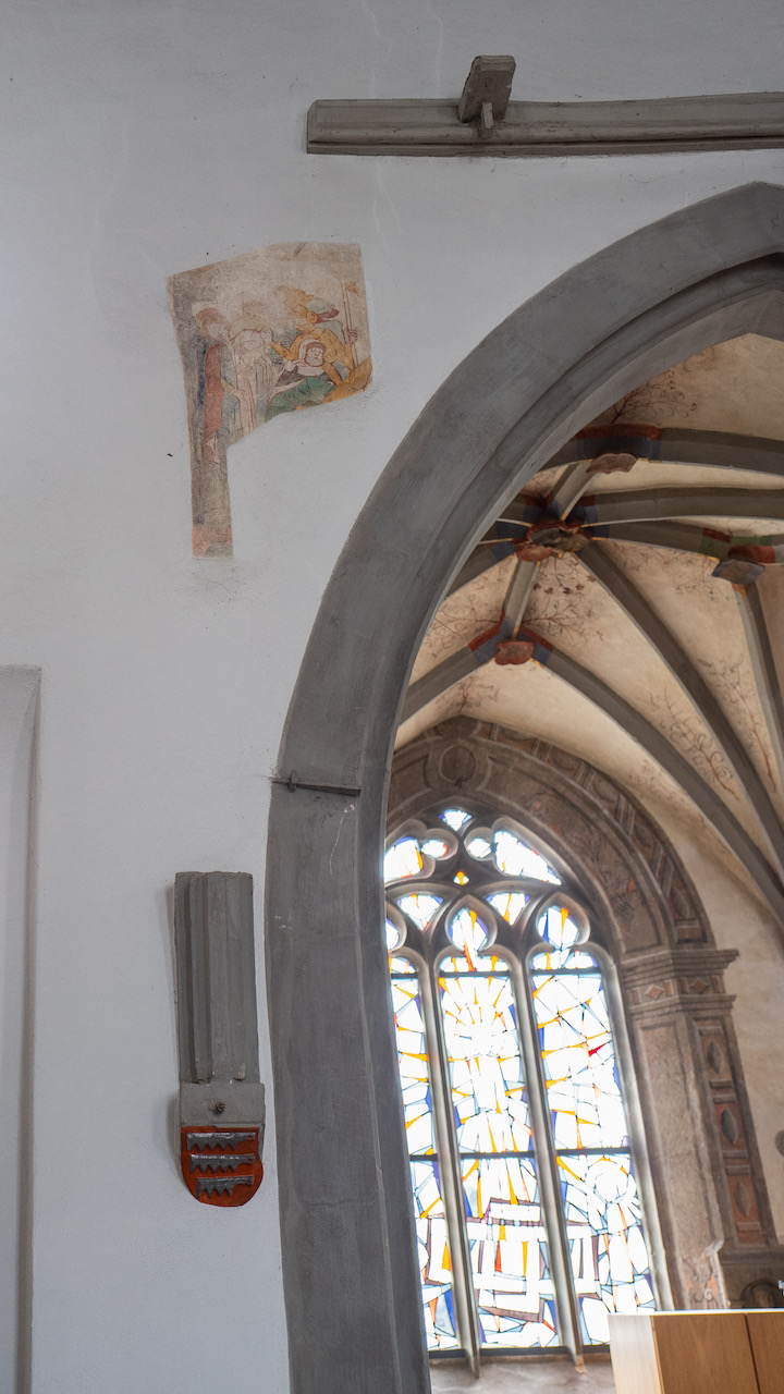 Rest Fresko und Blick in Bach-Kapelle
