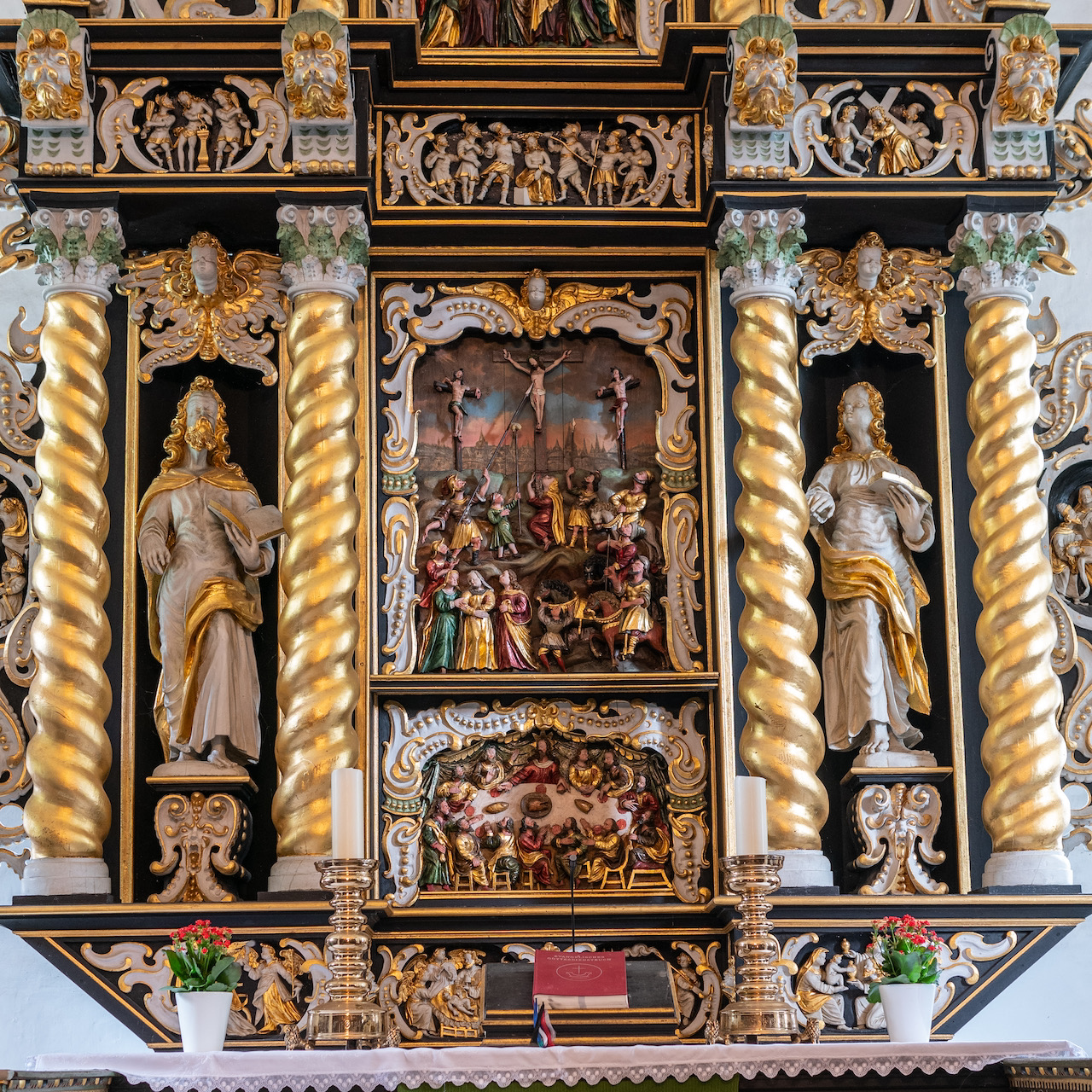 Altar, Detail