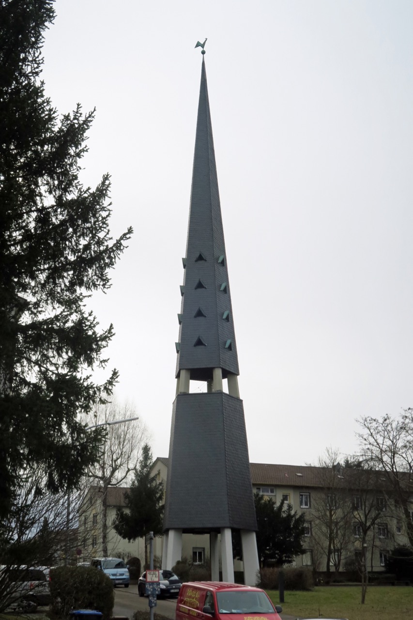 Freistehender Glockenturm