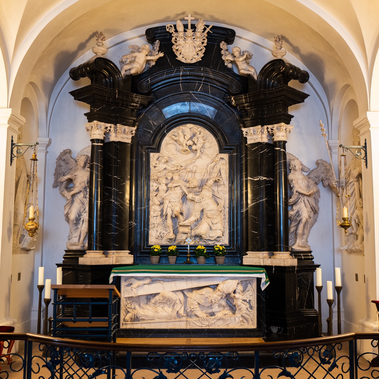 Altar über dem Bonifatiusgrab (Johann Neudecker d. Ä., 1705–10)