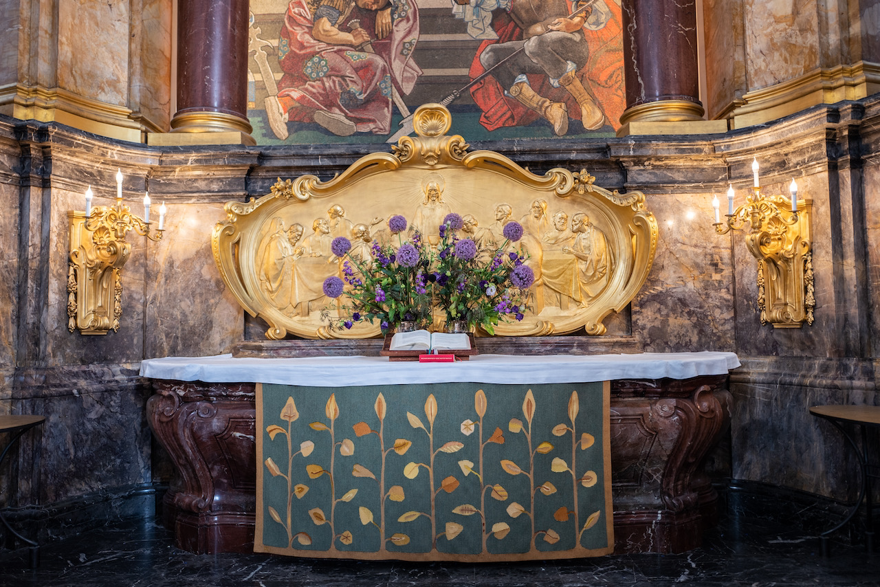 Altar, Pedella