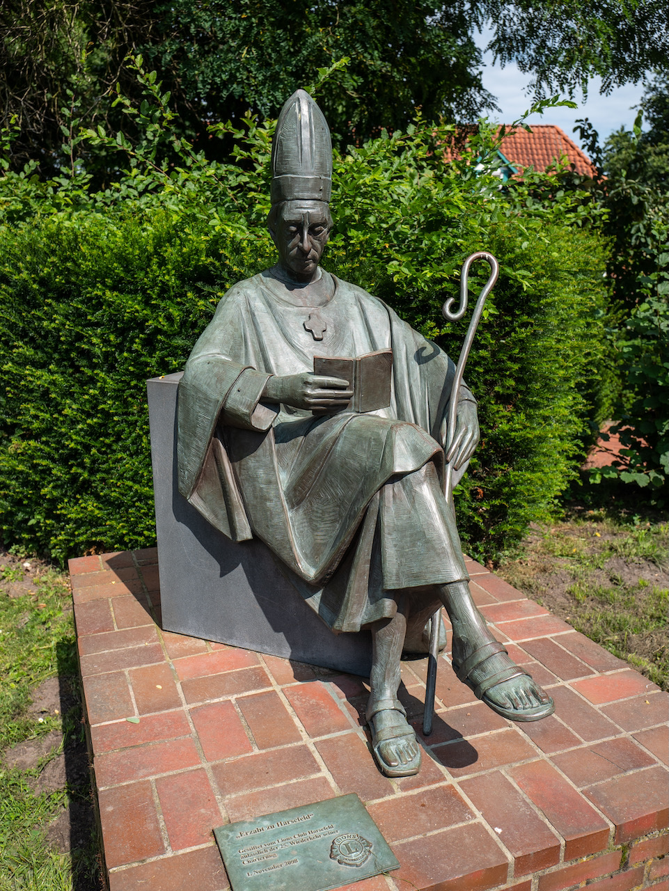 Statue eines (nicht namentlich bestimmten) Erzabtes