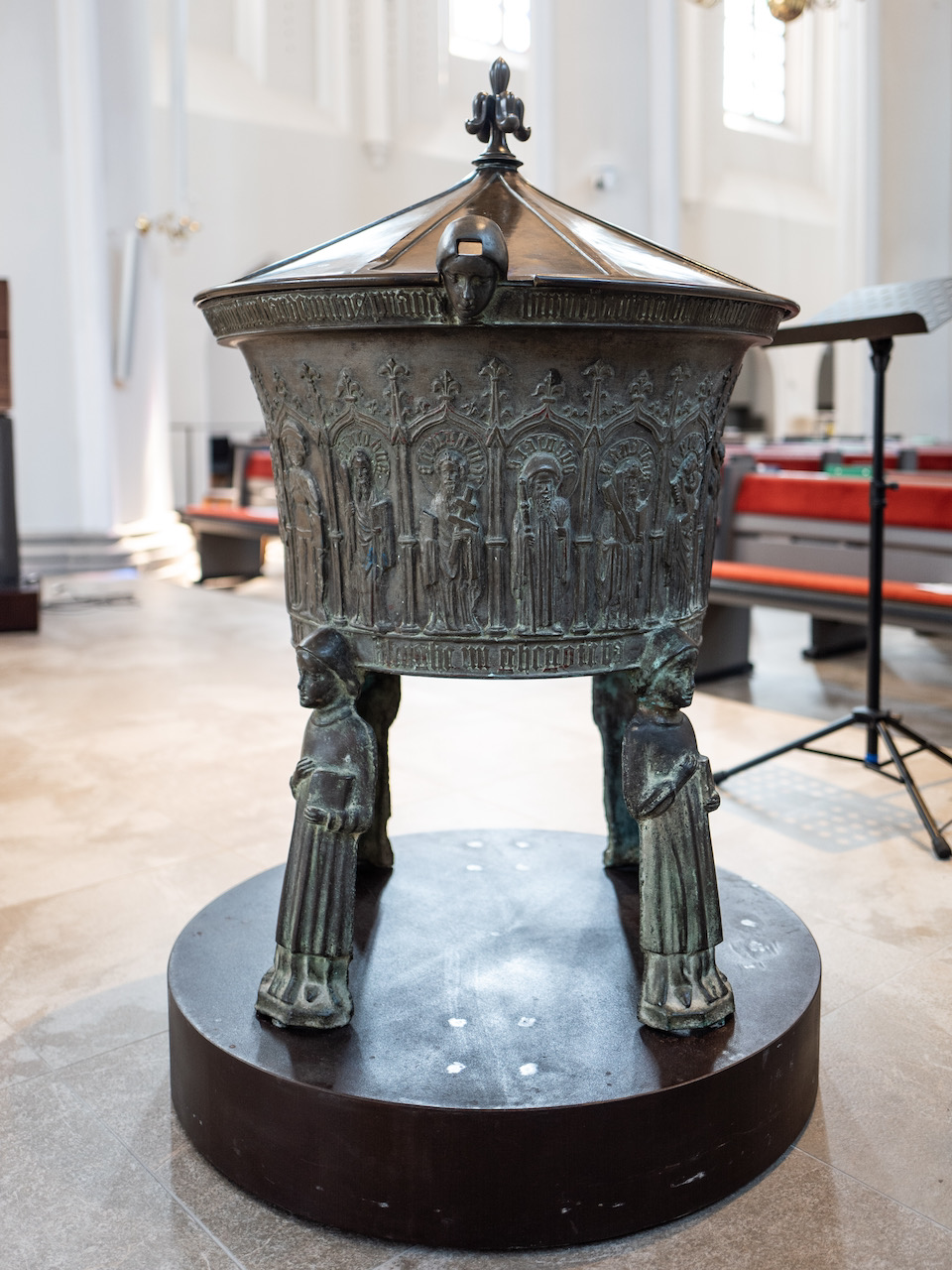Bronzenes Taufbecken (1454)