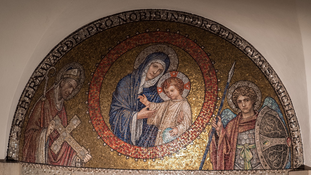 Krypta, Mosaik über dem Altar (1906)