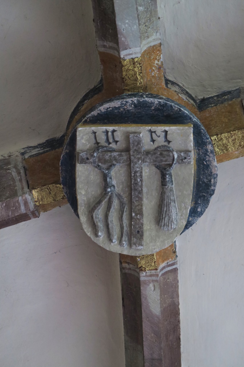 Schlussstein im Gewölbe der Taufkapelle (16. Jh.)