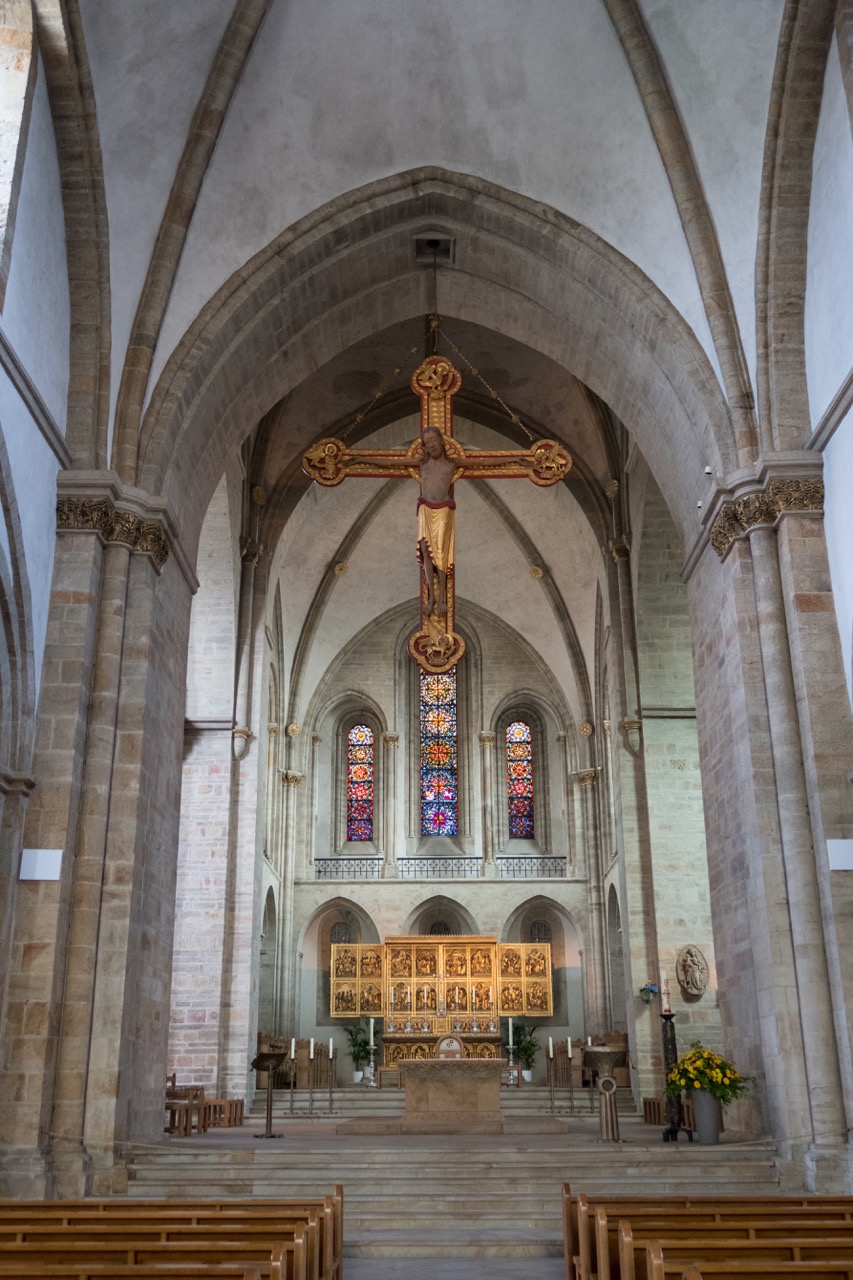 Chor mit Triumphkreuz