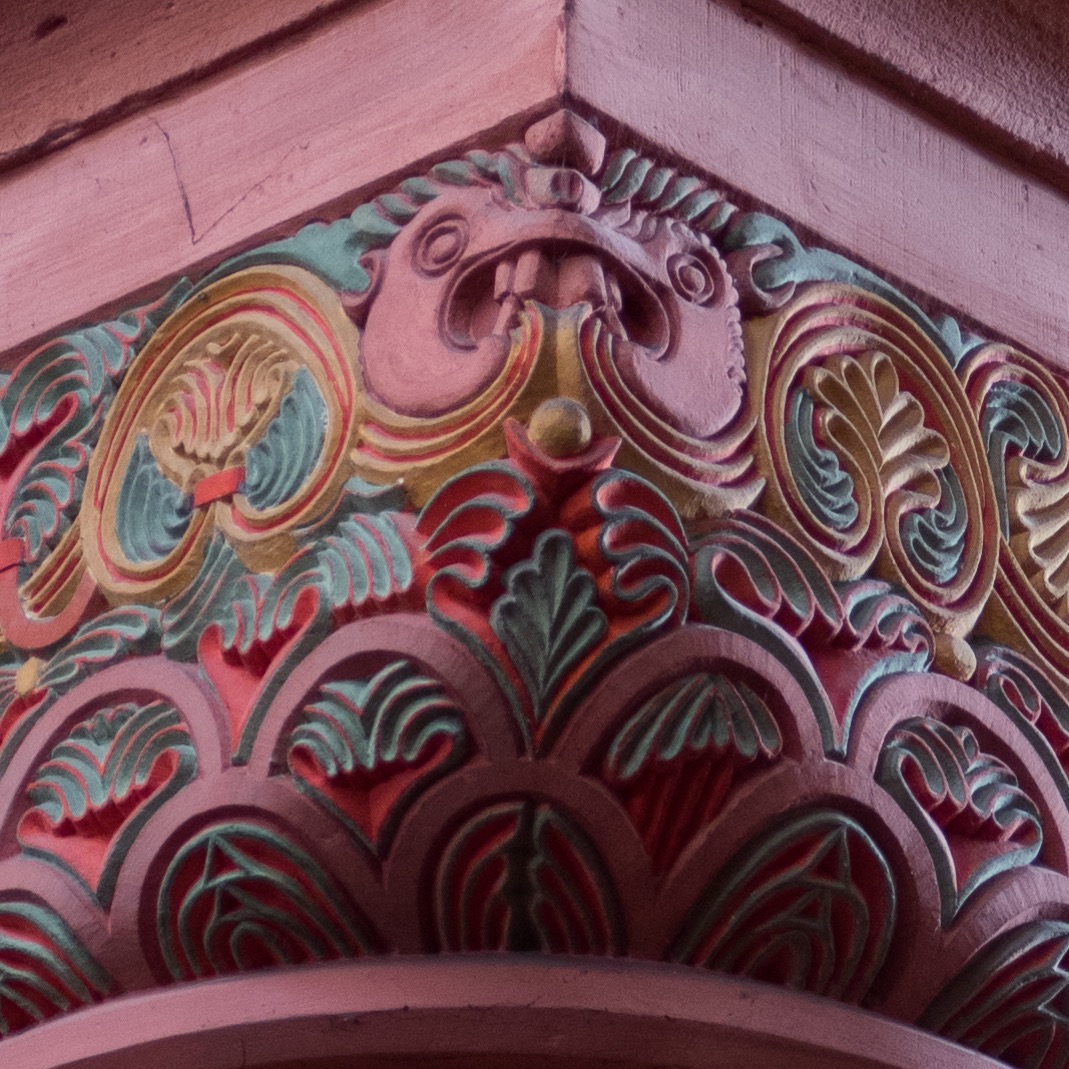 Würfelkapitell an der Arkade zum südlichen Seitenschiff, Detail