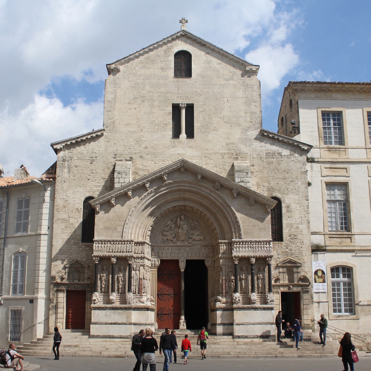 Ancienne Cathédrale Saint-Trophime, Außenansicht