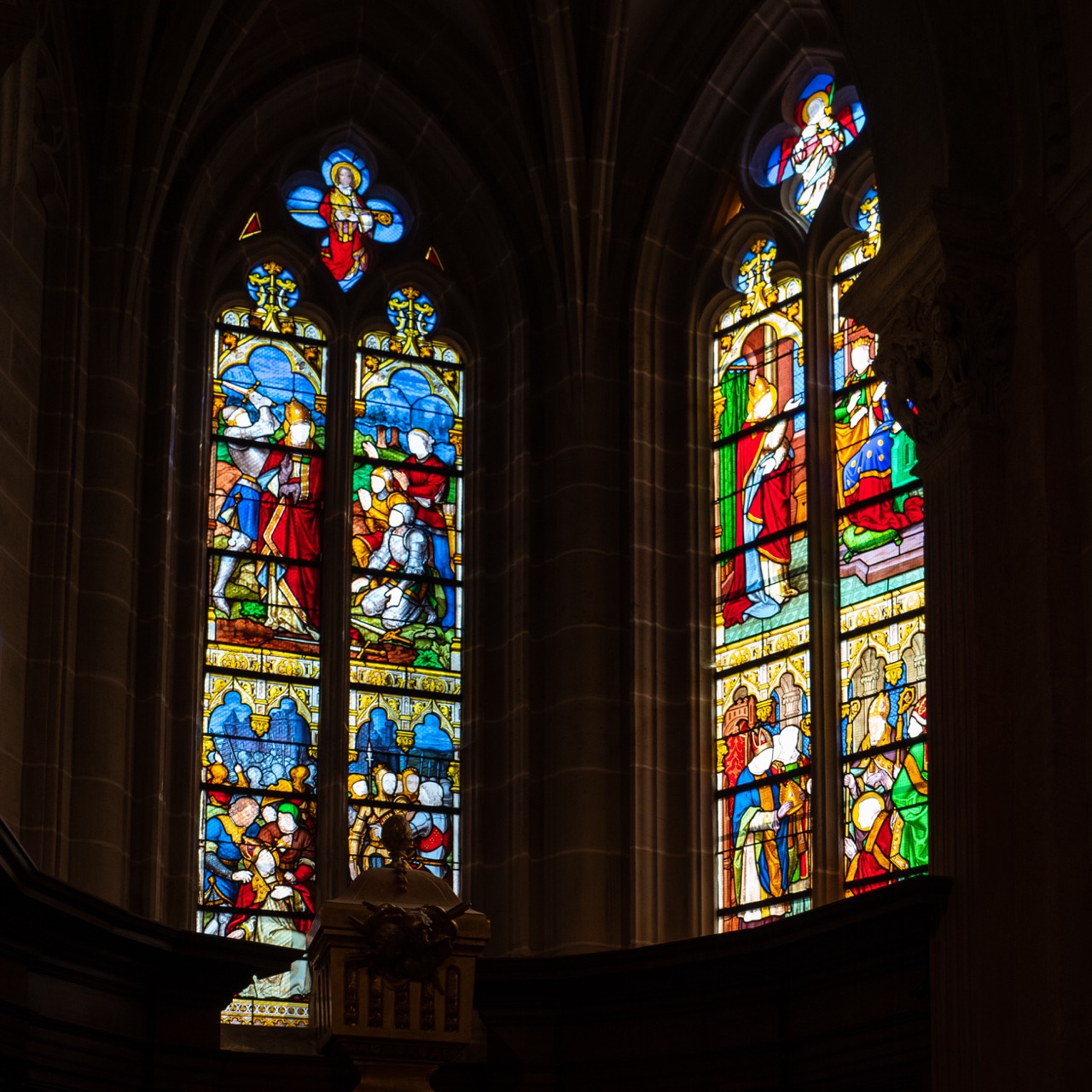 Westliche Seitenapsis, Buntglasfenster (19./20. Jh.)