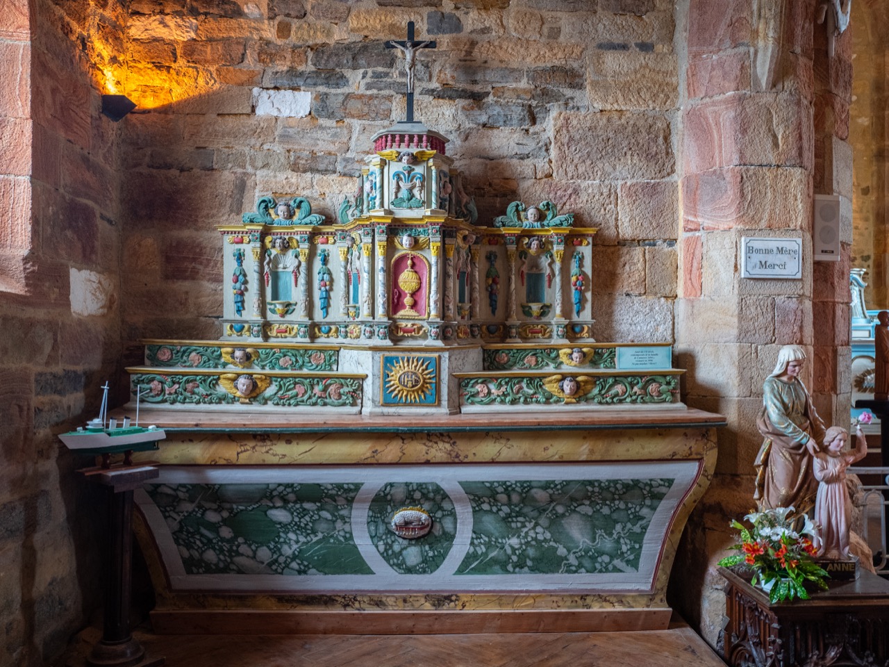 Altar im nördlichen Seitenschiff (17. Jh.)