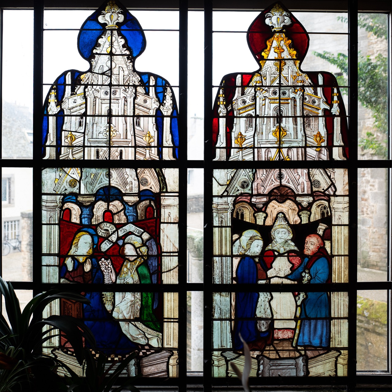 Buntglasfenster aus dem Haus der Schwestern der Himmelfahrt Mariens (Ende 15. Jh.)