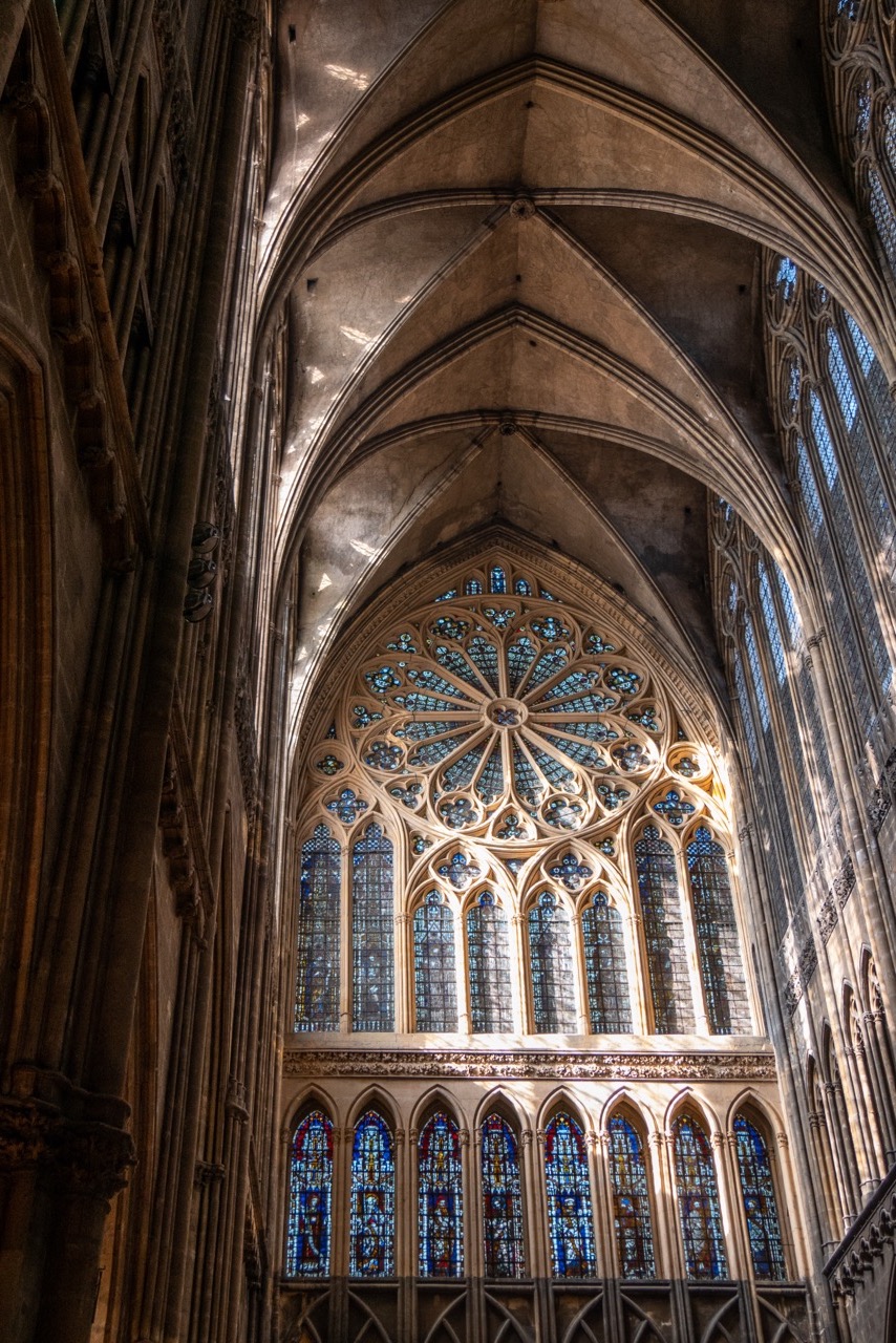 Innenansicht zur Westseite mit Fenster von Hermann von Münster (1384)