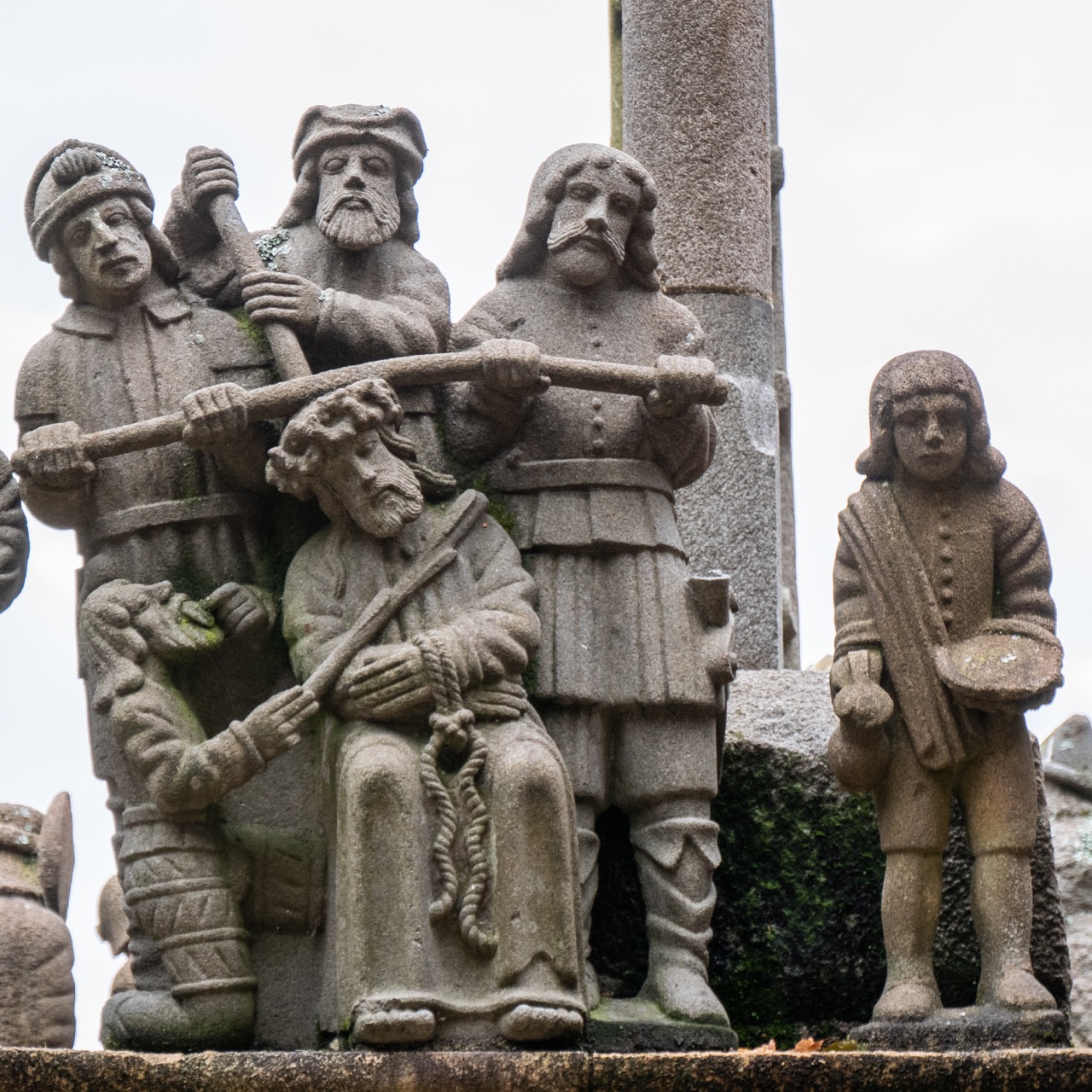 Calvaire, Nordseite (Aufsetzen der Dornenkrone)