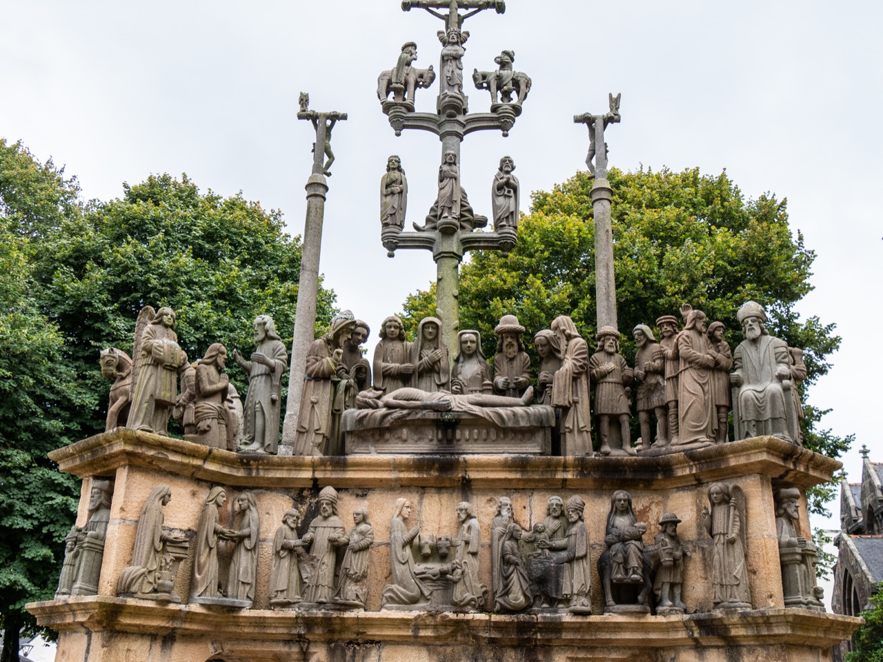Calvaire, Ostseite