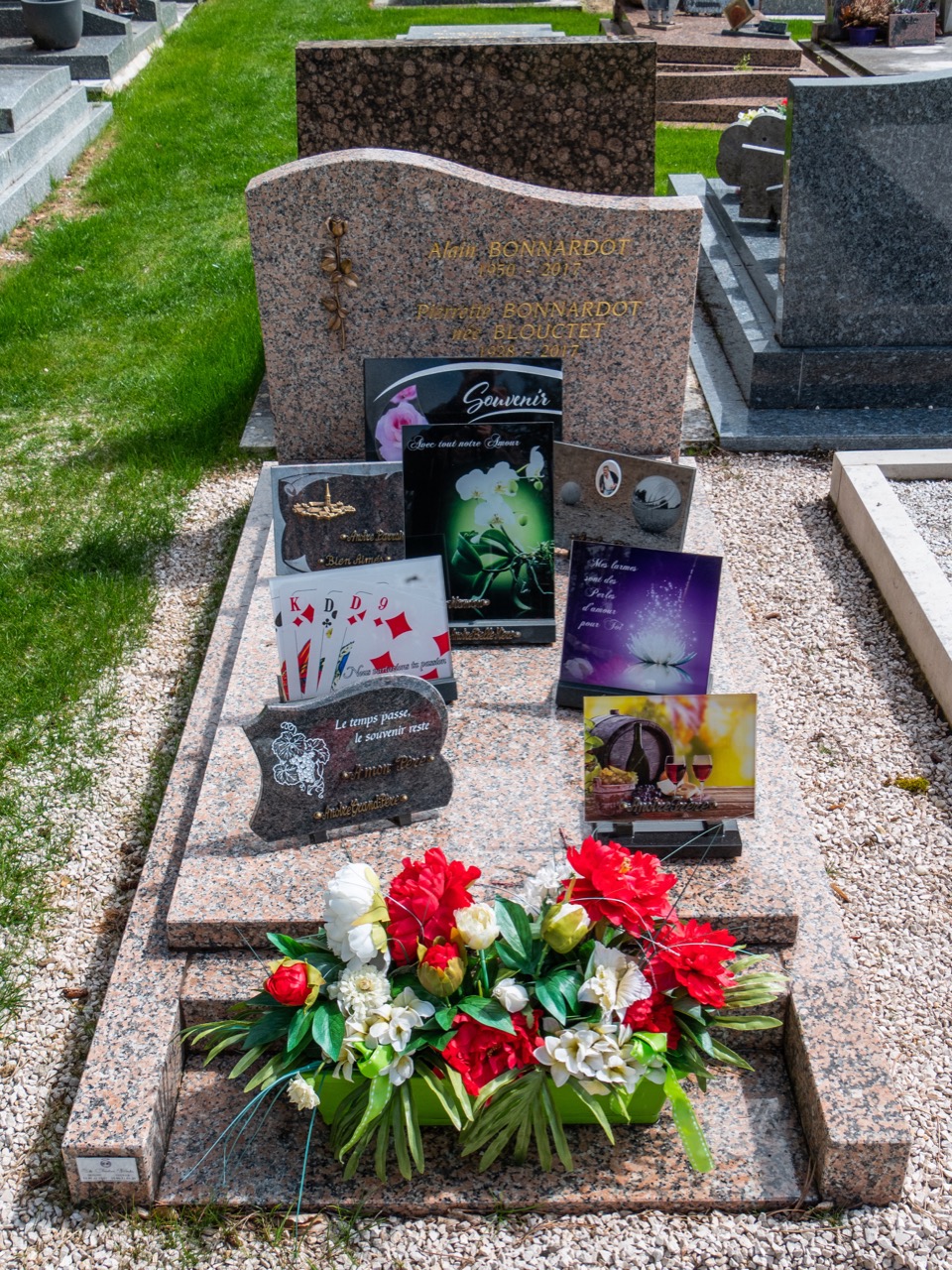 Grab auf dem Friedhof
