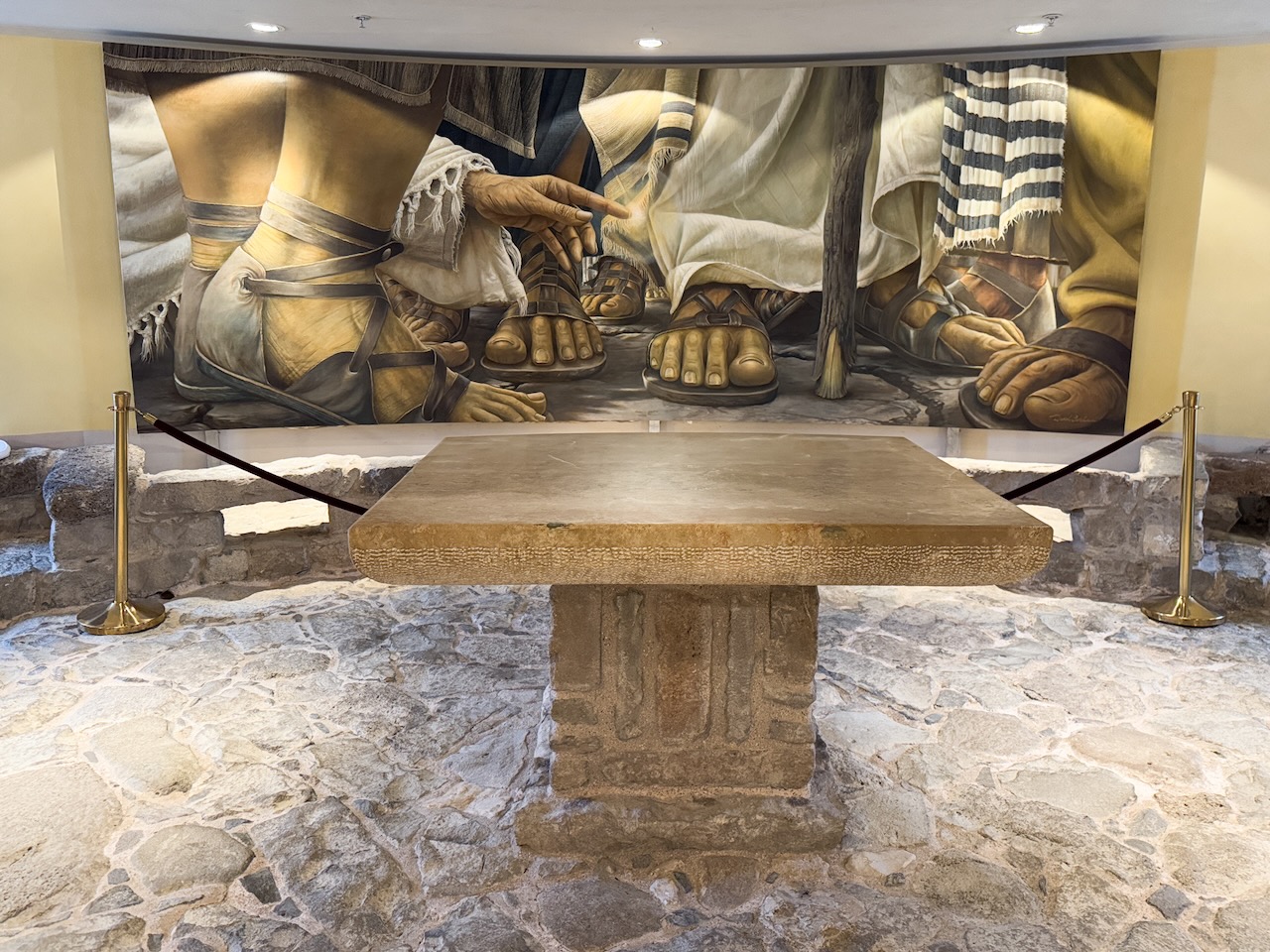 Unterkirche, Altar