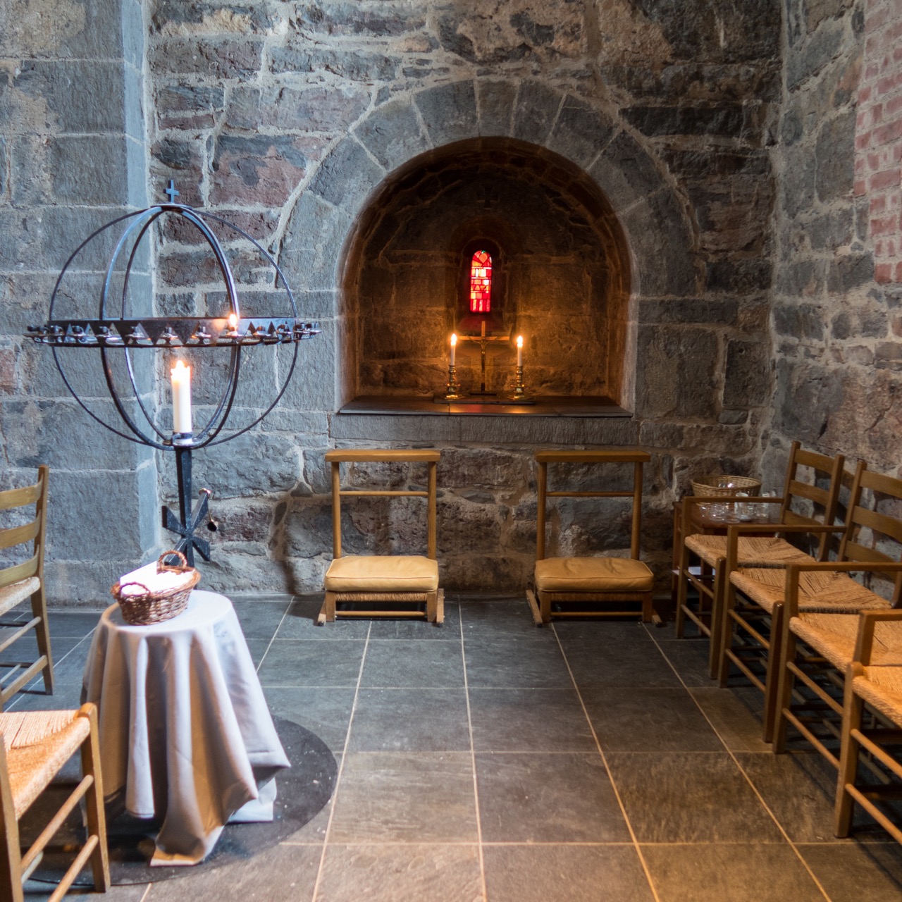 Südliches Seitenschiff, Altar