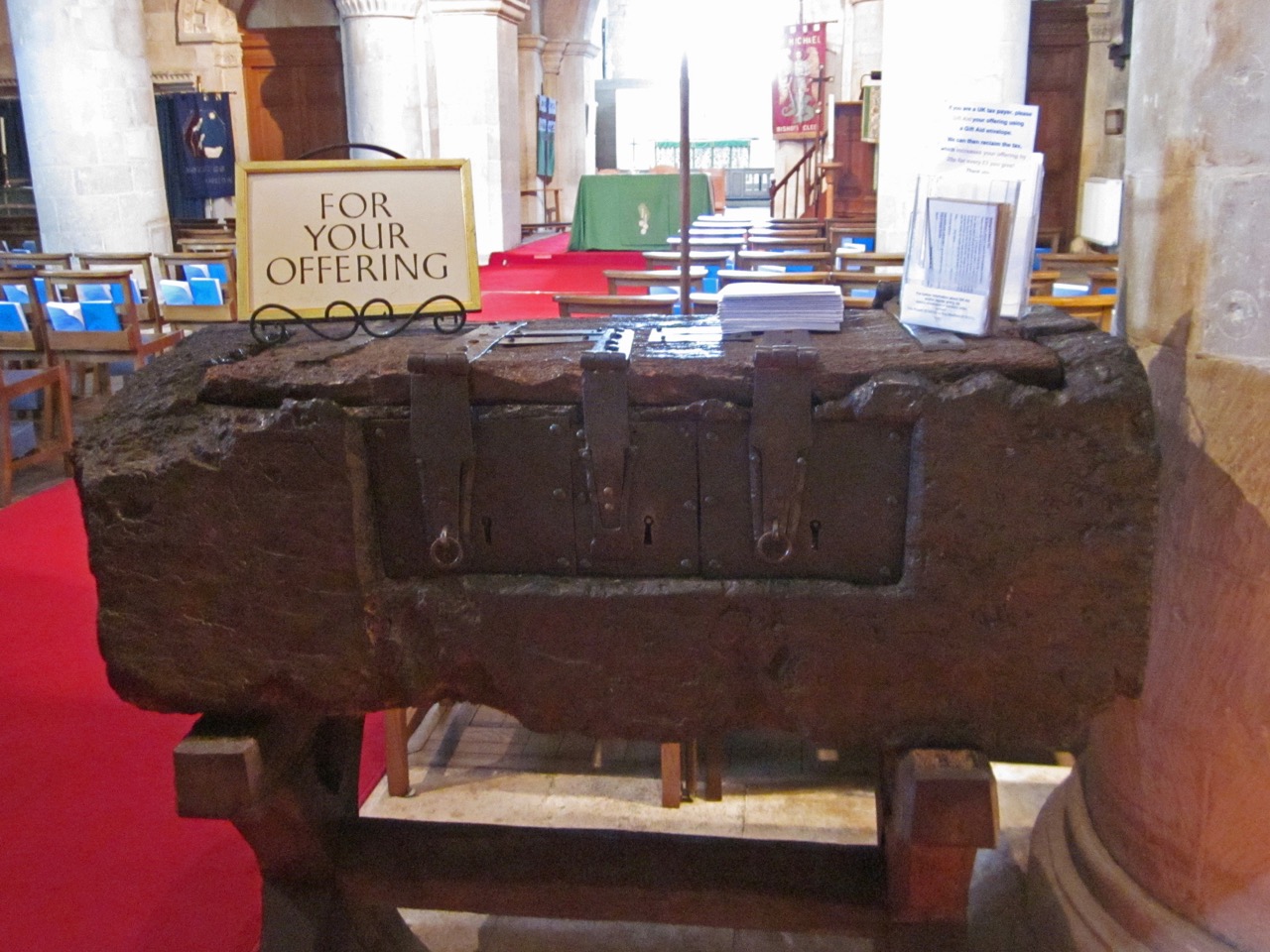 Norman wooden chest (12th cent.)