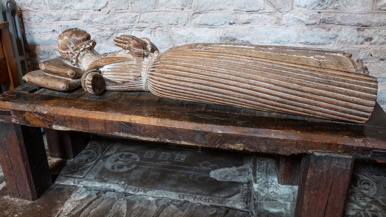 Effigy of the “armless Lady” of the Gam(es) family, c. 1550