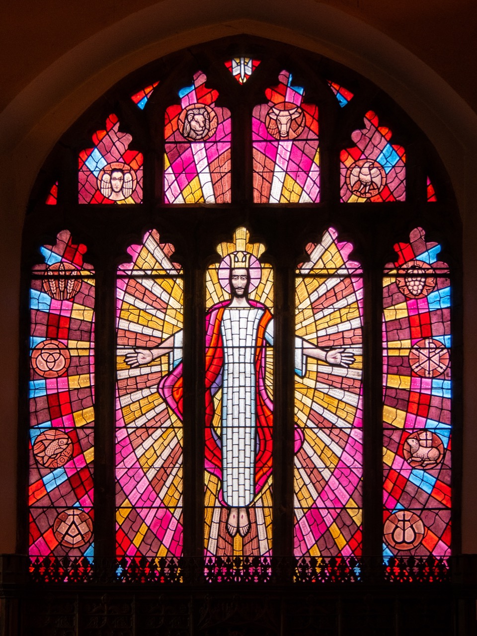East window “The Risen Christ” (John Petts, 1989)