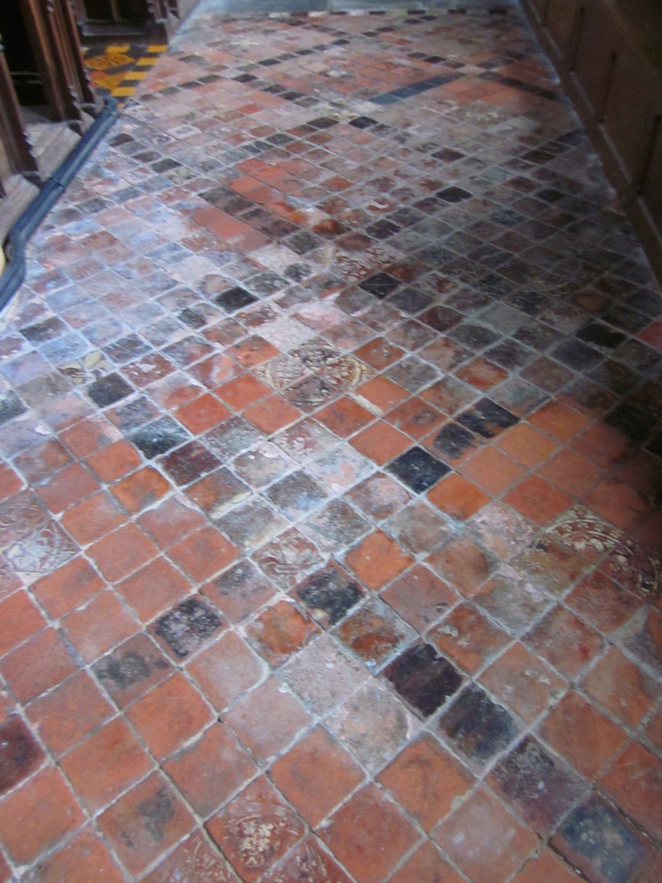 Tiled floor (15th cent., partially renewed in the 19th cent.)