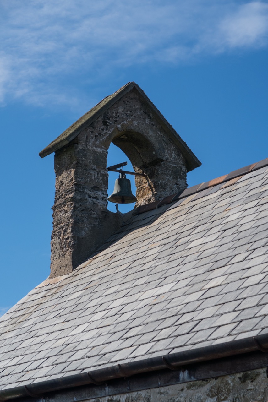 Ridge turret with bell