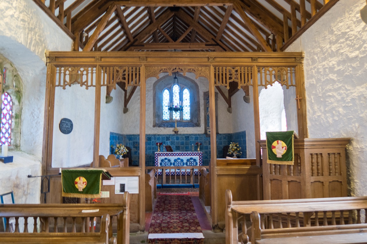 Eglwys Sant Padrig/St Patrick’s Church, interior view