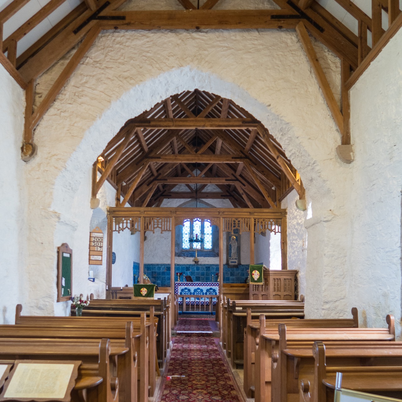 Eglwys Sant Padrig/St Patrick’s Church, interior view
