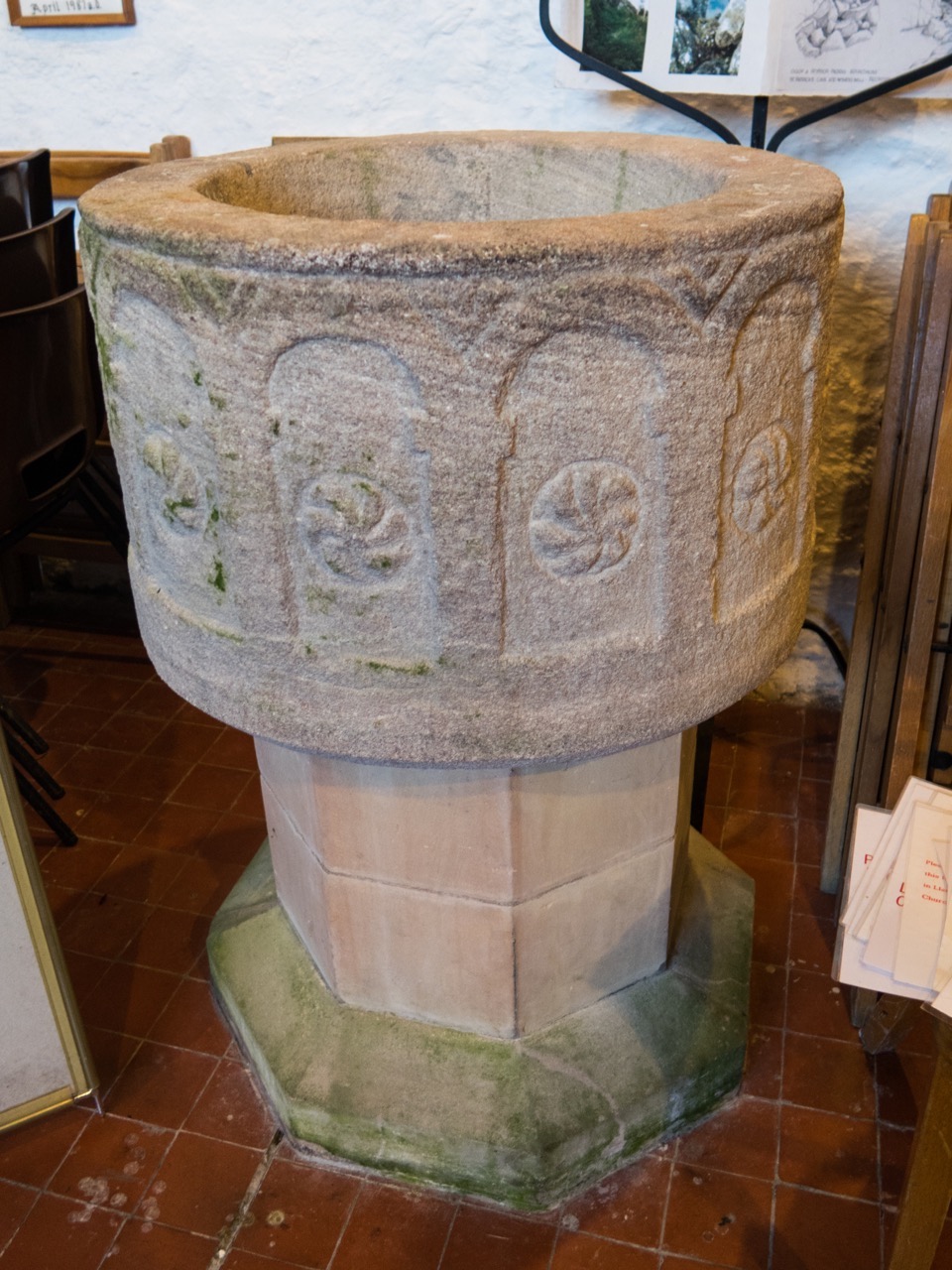 Font (12th cent.)