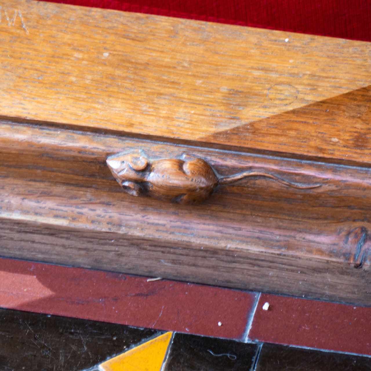 Mouse carving on the altar rails (Robert “Mousey” Thompson’s trademark, 1960)