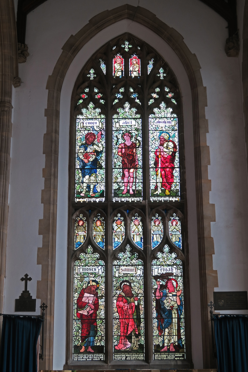 Lukaskapelle, Buntglasfenster mit alttestamentlichen Figuren (Edward Burne-Jones, nach 1874)