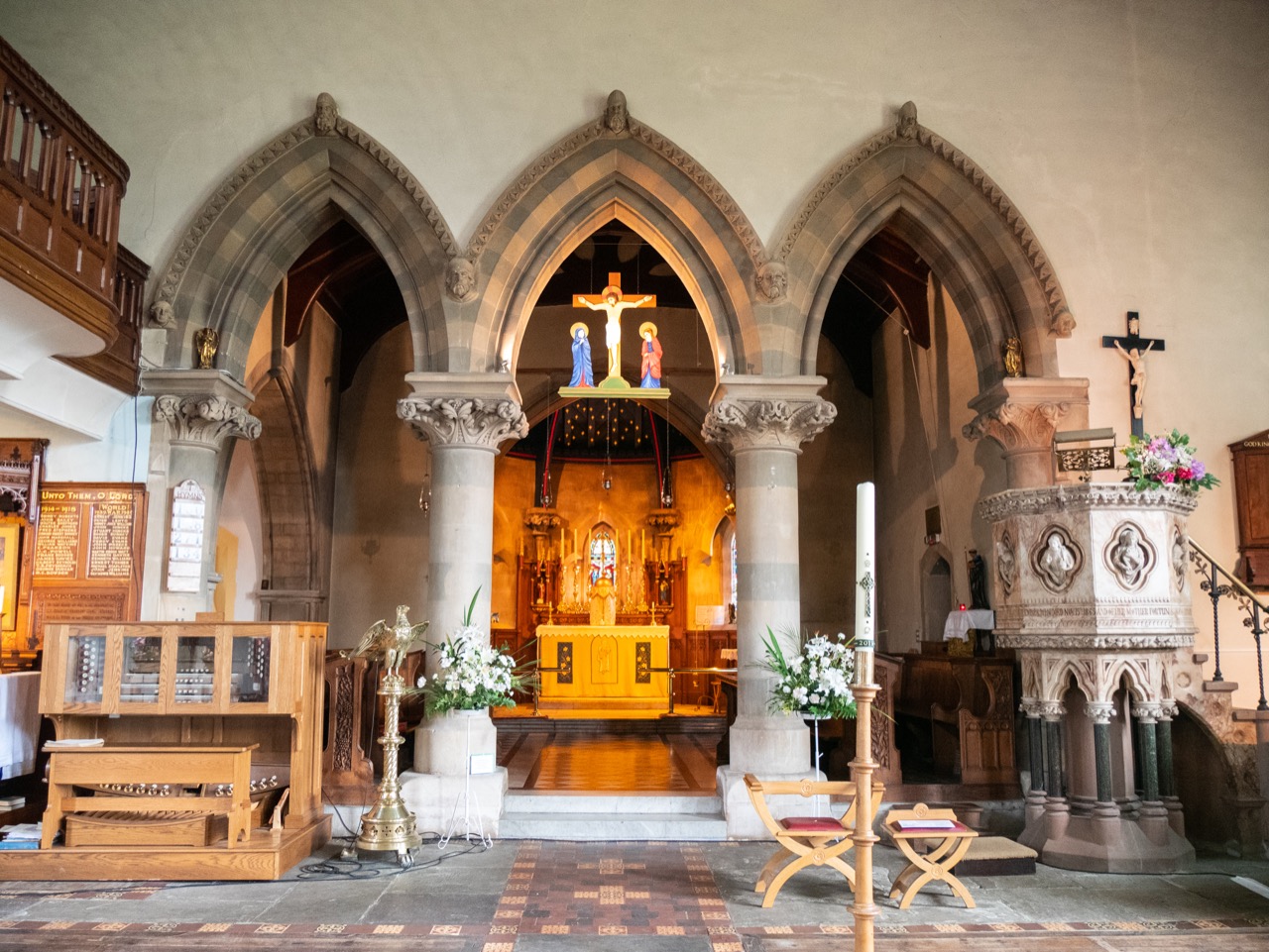 Chancel arches with Rood (Maggie Denny, modern)