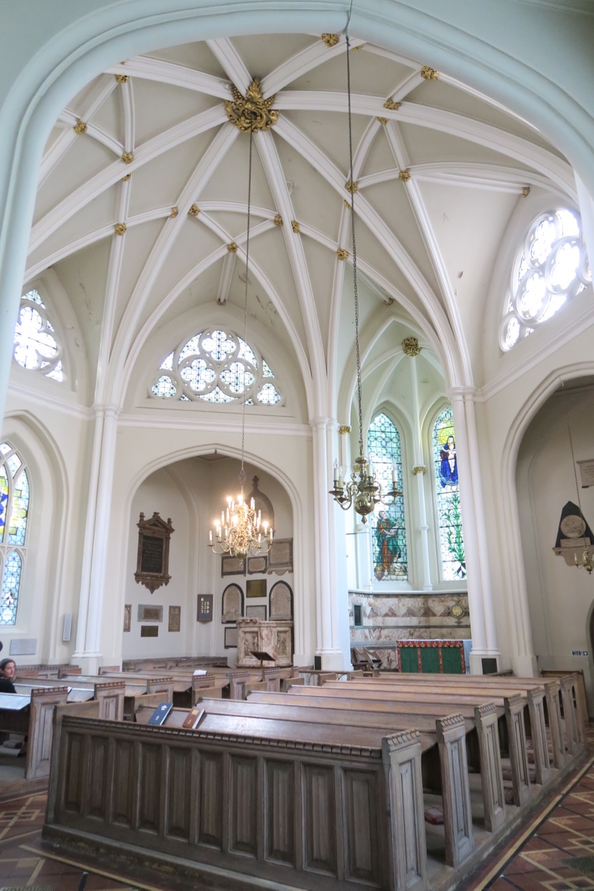 St Bartholomew the Less, Innenansicht