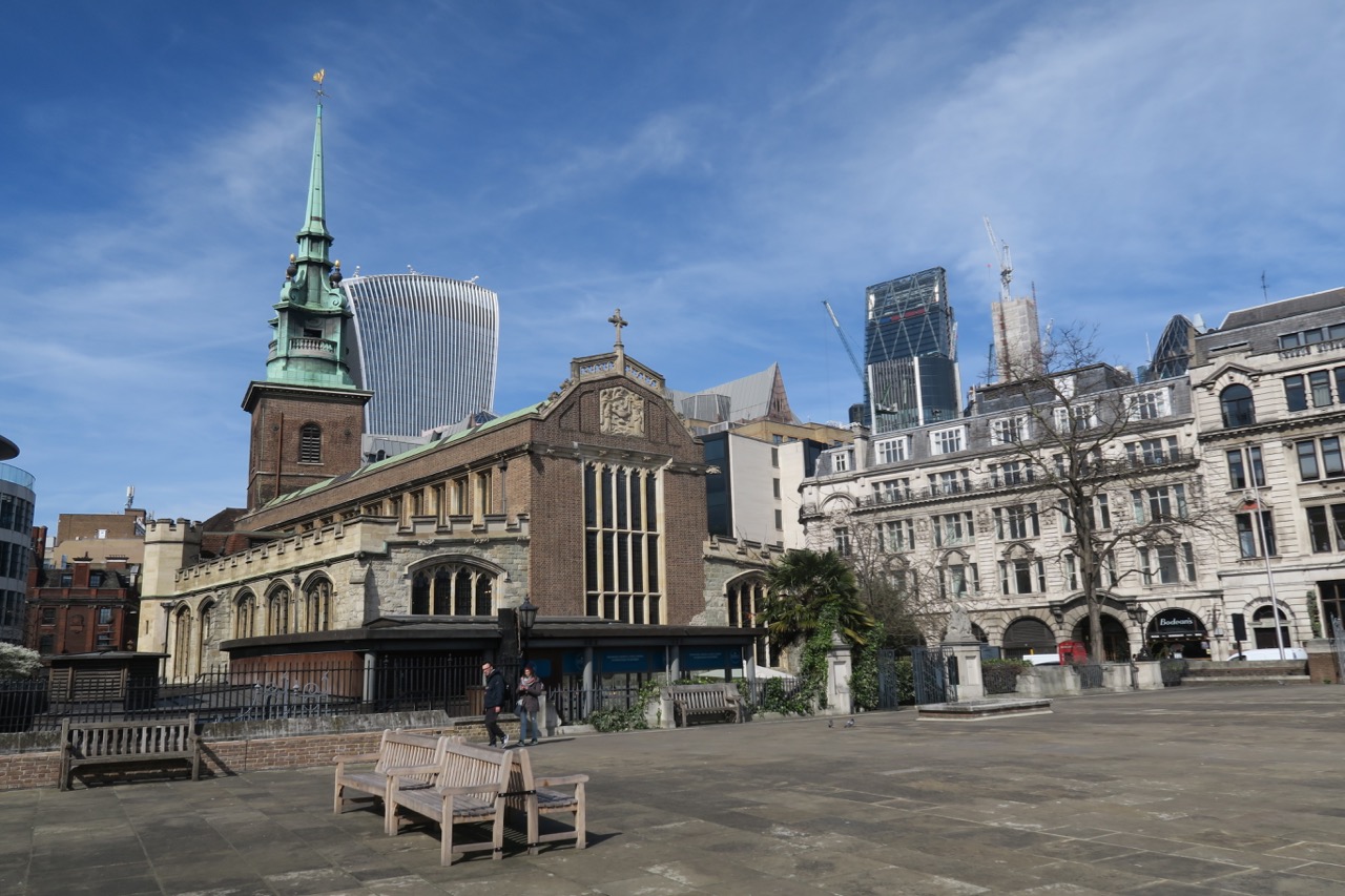 All Hallows-by-the-Tower, exterior view