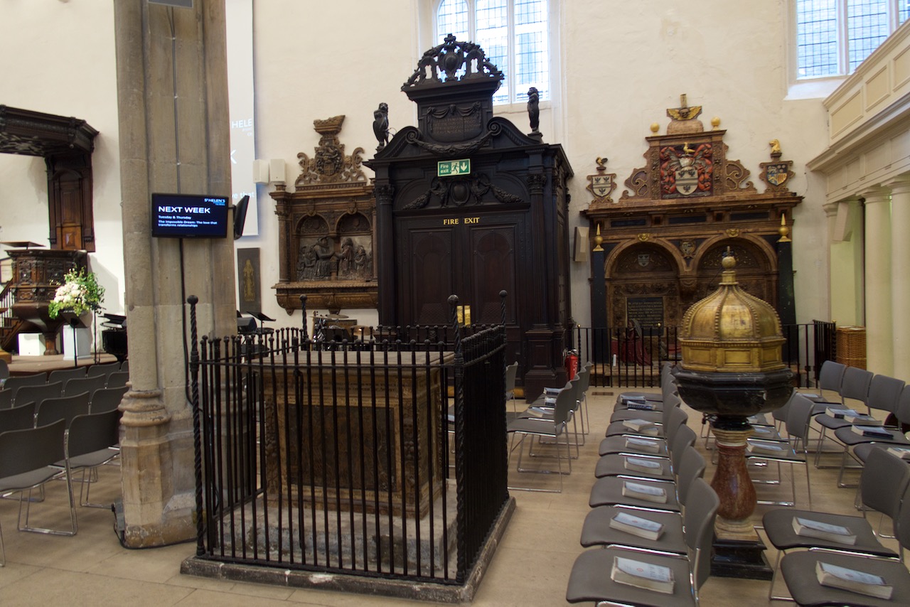 Interior view with tomb of William Kerwin (1594), font (1632) and portal (um 1630)