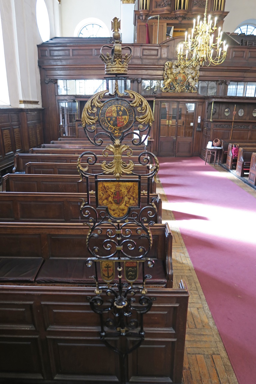 Sword rest (reverse)