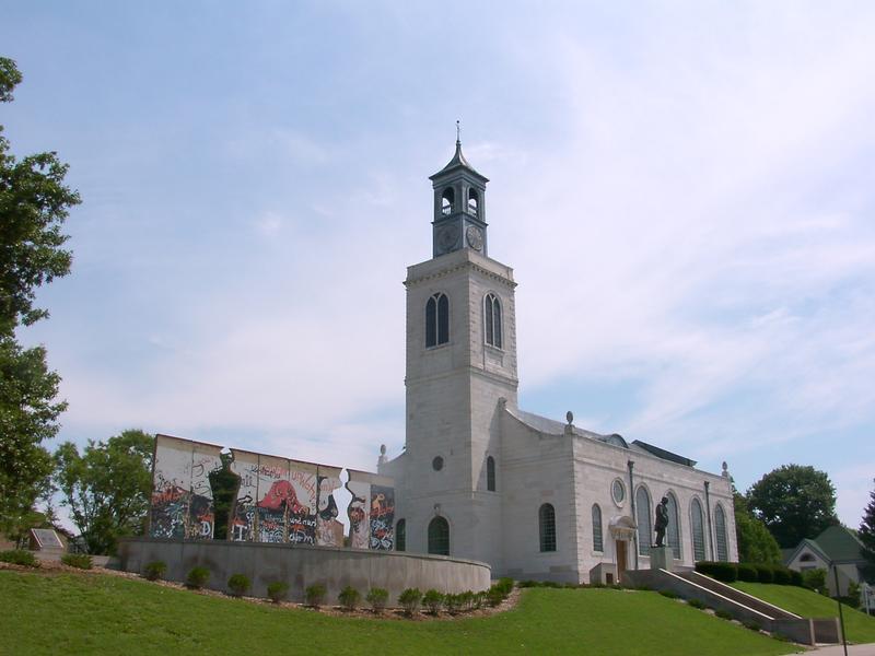 Wiederaufgebaute Kirche im Westminster College, Fulton, Missouri, USA