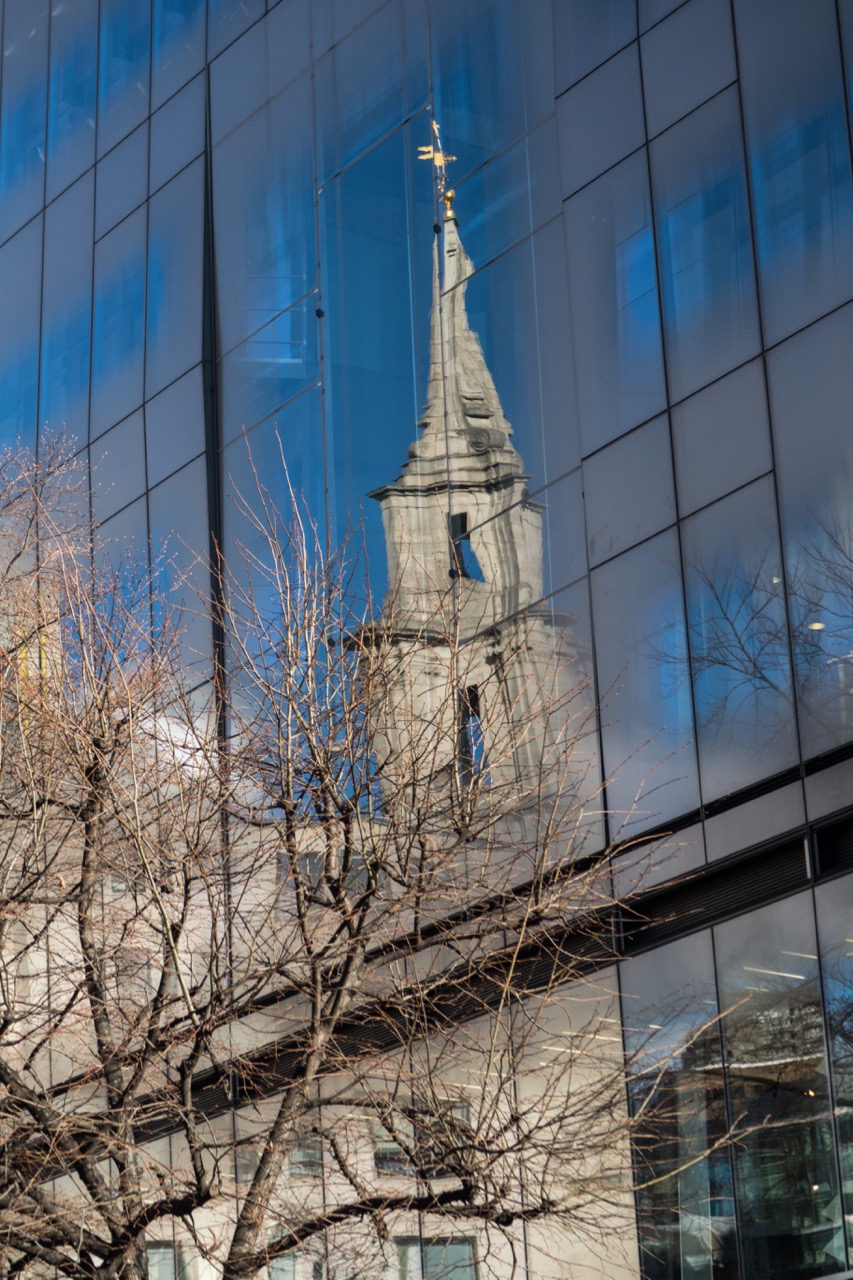 Spiegelung des Turms