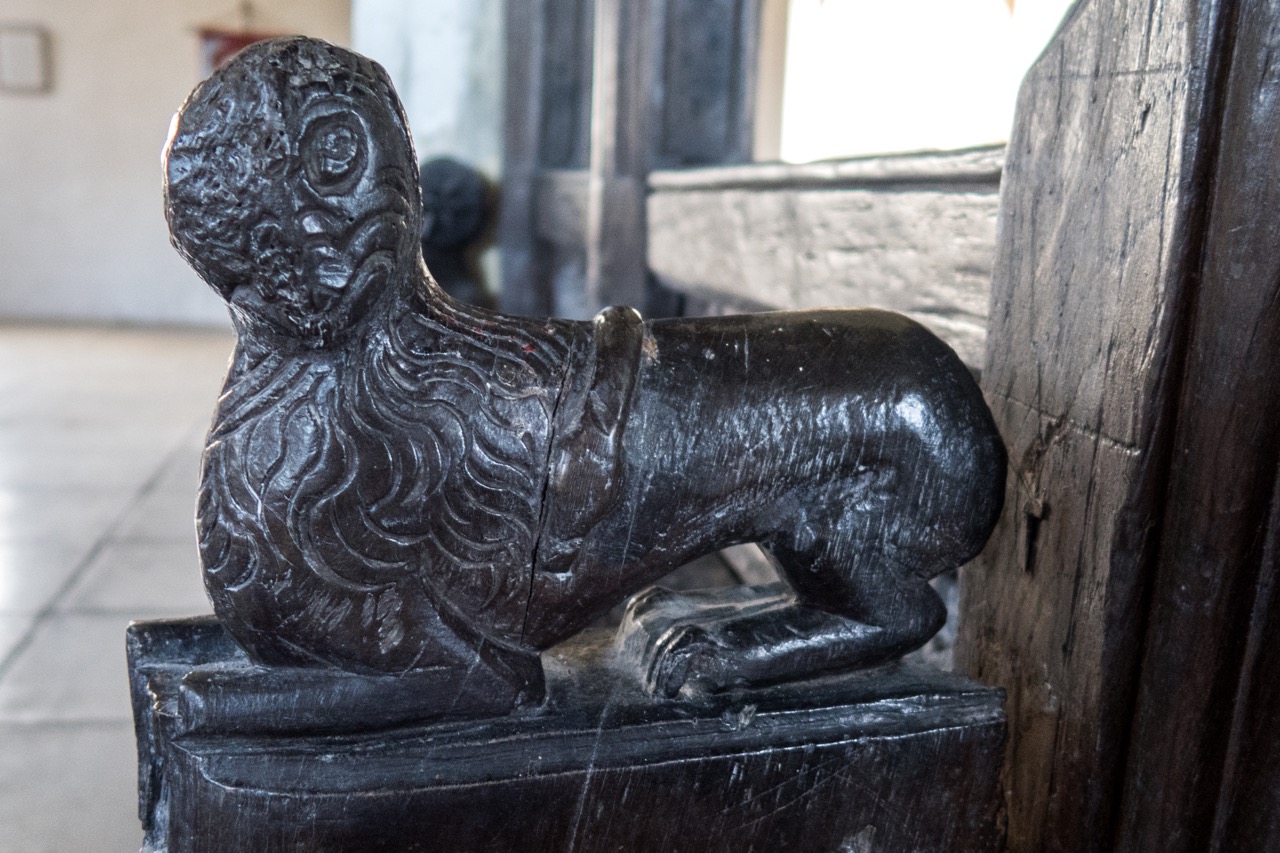 Screen stalls, detail (c1530)